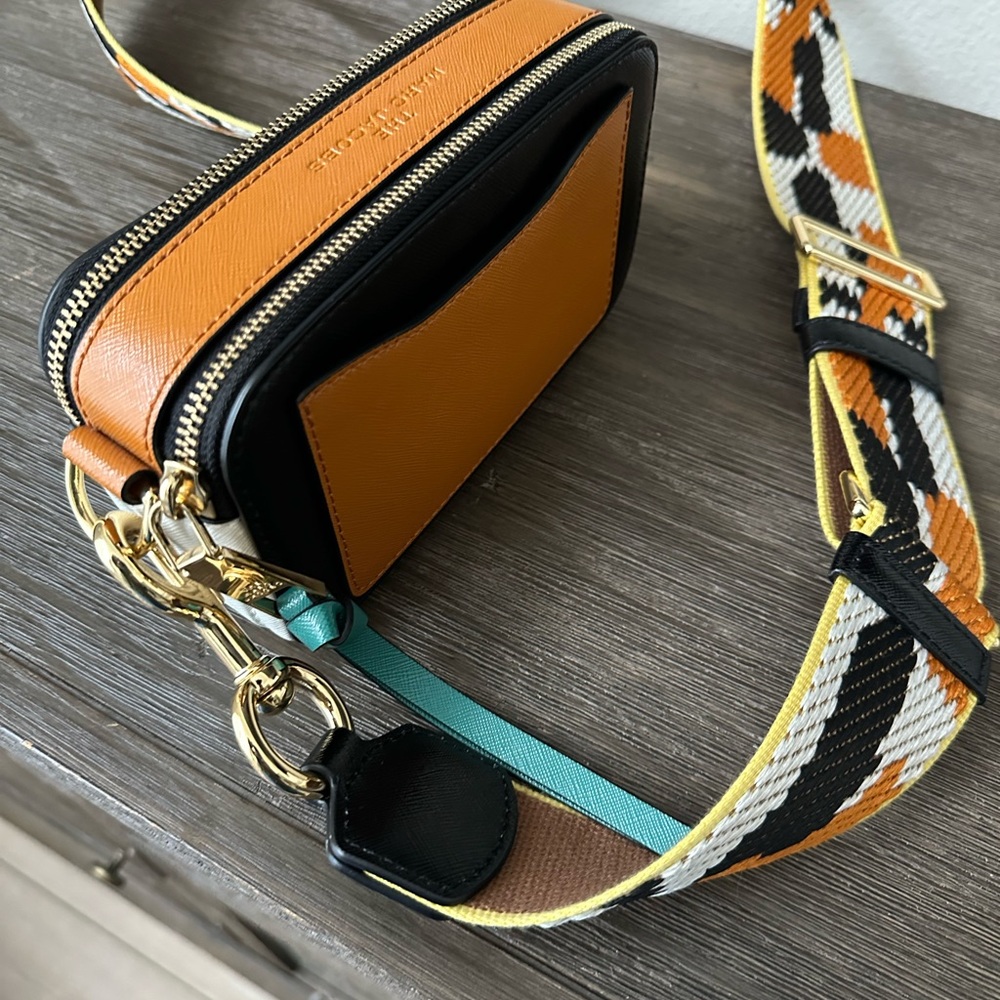 Marc Jacobs Black and Tan Crossbody Bag - Picture 4 of 5
